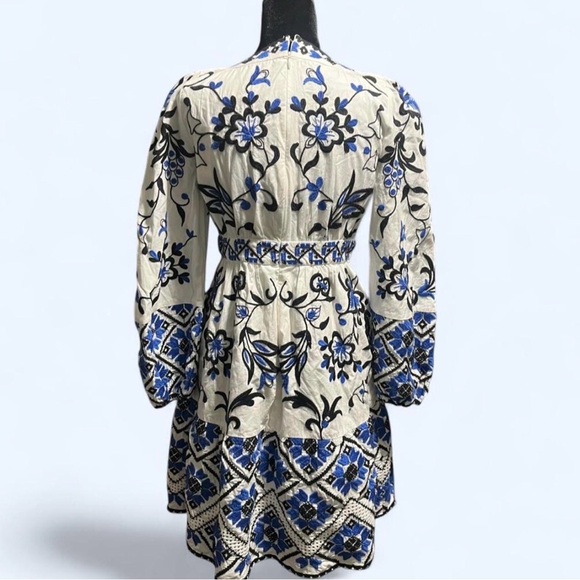 Anthropologie White and Blue Floral Embroidered Dress Size 0 - Picture 3 of 5